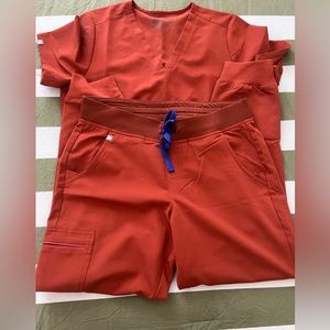 Figs Scrub set. Zamora jogger pant, 3 pocket Casma top